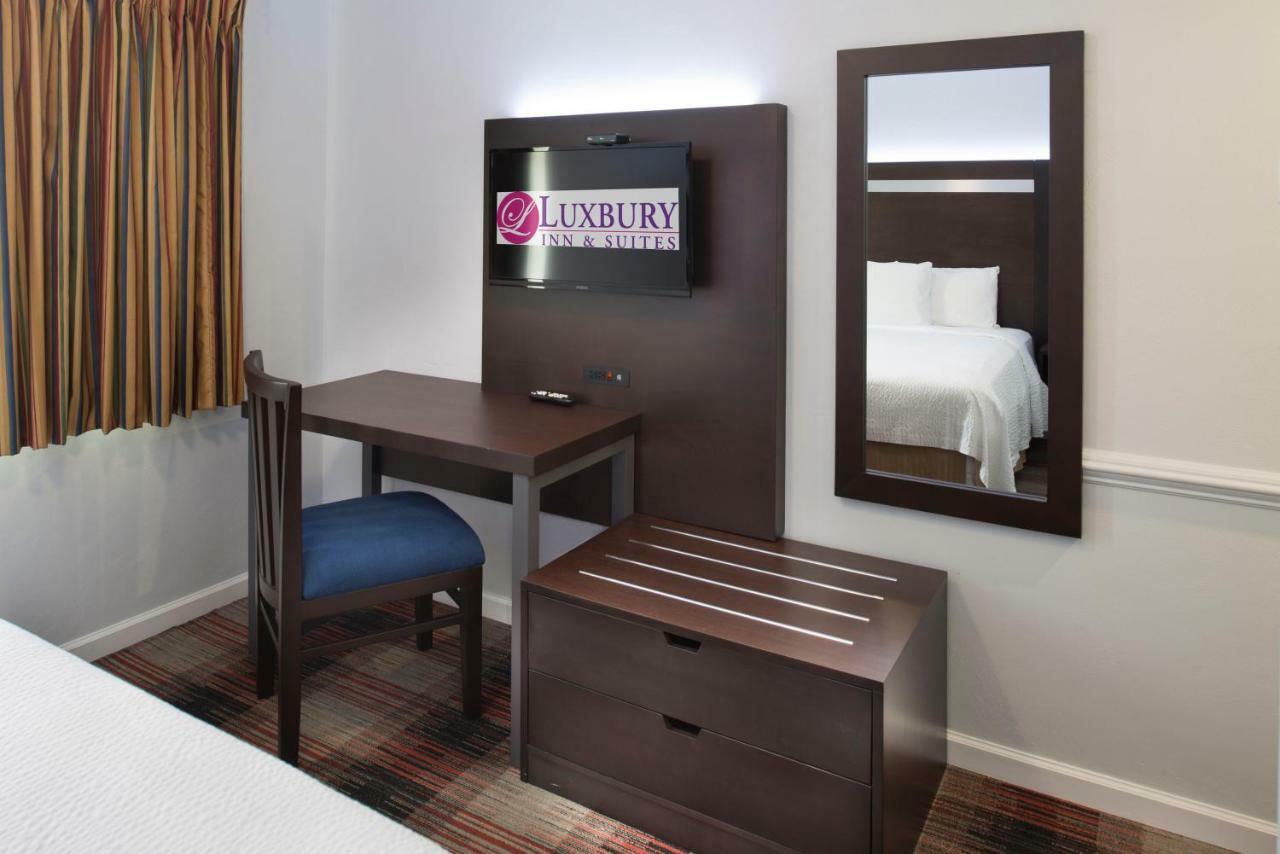 מריוויל Luxbury Inn & Suites מראה חיצוני תמונה